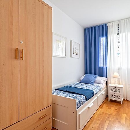 Calido Apartamento Con Piscina En Barcelona Ripollet Kültér fotó