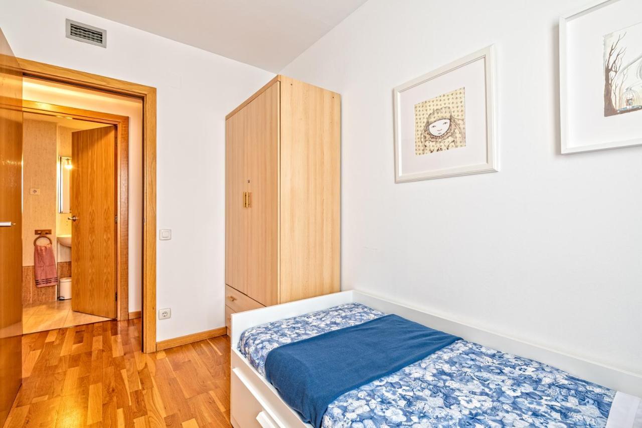 Calido Apartamento Con Piscina En Barcelona Ripollet Kültér fotó